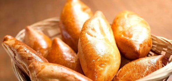 Пирожки с картошкой и колбасой
