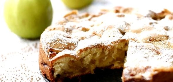 Простой пирог с яблоками