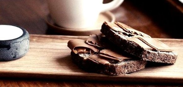 Норвежский коричневый сыр «Брюност»