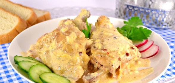 Куриные бедрышки в сырном соусе