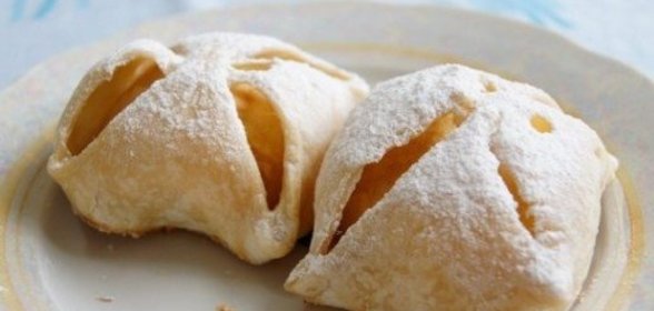 Слоеное тесто с яблоками