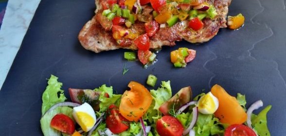 Бутерброды с яйцами и солеными огурцами