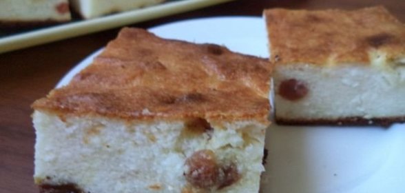 Нарезные пирожные с кремом