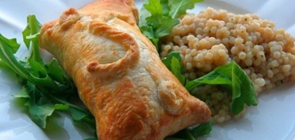 Пирожки с курицей и сыром в духовке