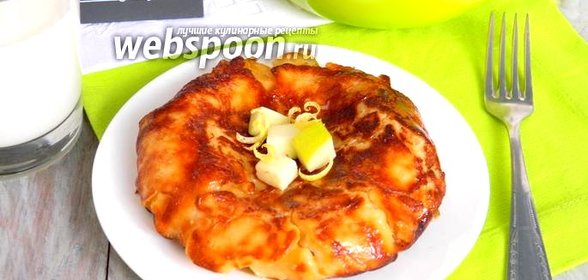 Блин с яблоком в карамели