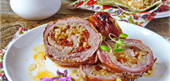 Индейка, начиненная перловкой и вялеными томатами