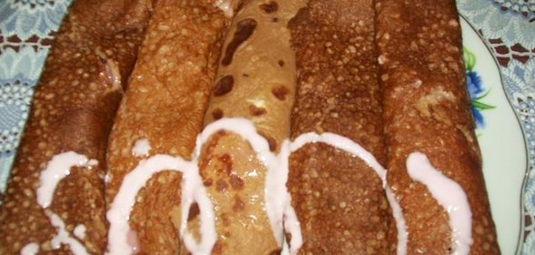 Блинчики с ягодным соусом