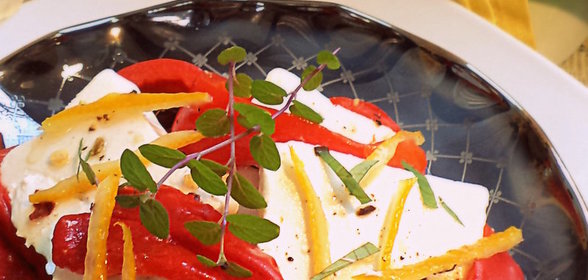 Мягкий сыр с печеным перцем и лимонным соусом по- французски