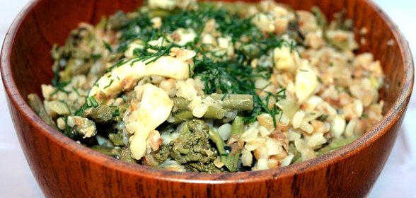 Гречка с папоротником и кальмарами