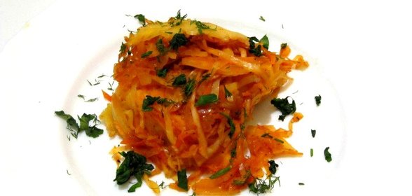 Картофельная запеканка с тушеной капустой