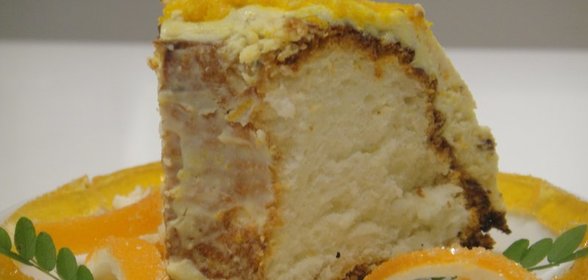 Бисквит на белках в белоснежной глазури