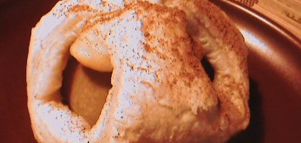 Яблоки с сыром в тесте