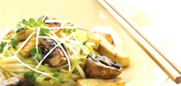 Лапша с тофу и грибами