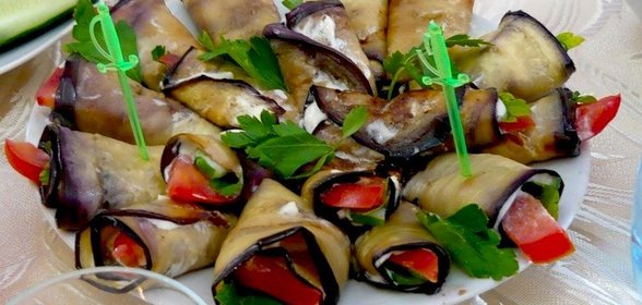 Баклажанные рулетики