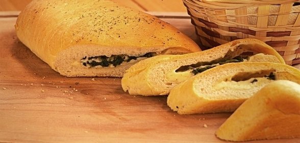 Хлеб с сыром и шпинатом