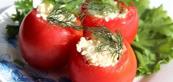 Помидоры фаршированные чесноком сыром