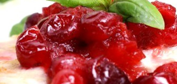 Чатни из клюквы, груши и имбиря