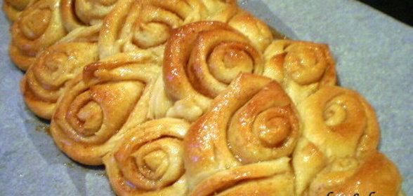 Рулет- плетенка с корицей Гладиолус