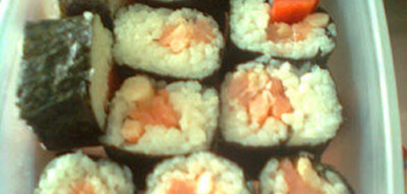 Роллы с креветками и семгой