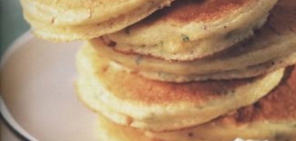 Рулетики из говядины с луковой начинкой