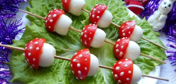 Закуска Грибочки на шпажках