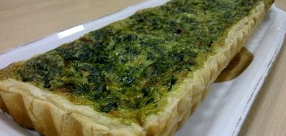 Слоеный киш со шпинатом