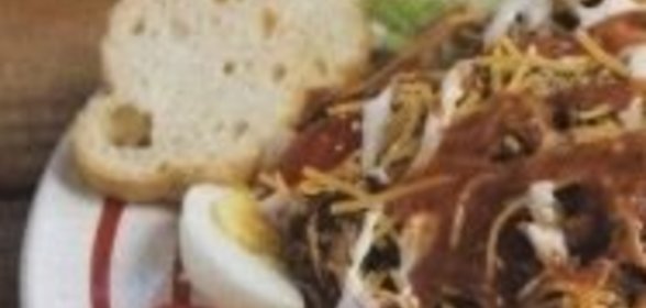 Овощной салат со свининой и сыром