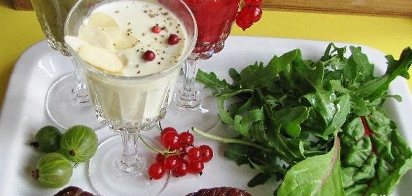 Стейк с летним трио соусов «для девочек»