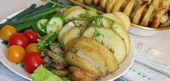 Кебаб из молодого картофеля в духовке