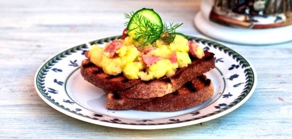 Брускетта с холодной фриттатой