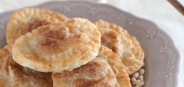 Пирожки с финиками по-ливански