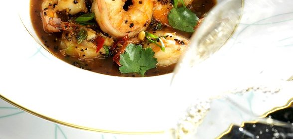 Креветки в черном перце по‑сингапурски