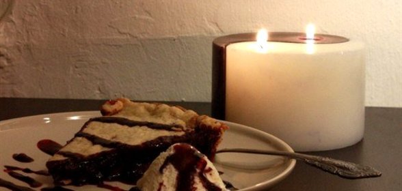 Закрытый черничный пирог