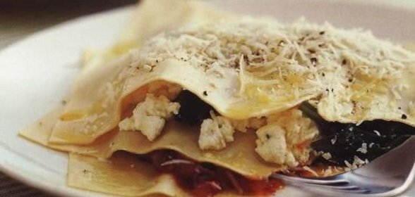 Лазанья с грибами, сыром и шпинатом