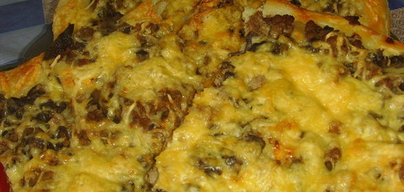 пирог лентяйки с мясом и грибами