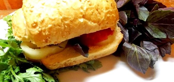 Гамбургер с бараниной на кавказский манер