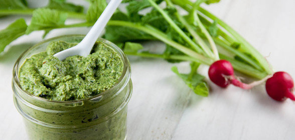 Соус песто из ботвы редиса