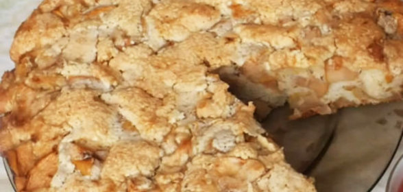 Шарлотка с яблоками