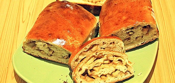 Штрудель с яблоками и корицей