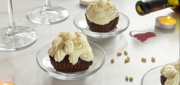 Капкейки шоколадные на красном вине с крем чизом