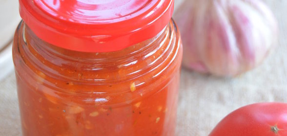 Томатный соус с розмарином в мультиварке