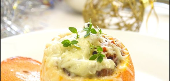 Утиная грудка с овощами в апельсинах