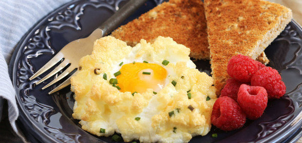 Яйцо в сырном облаке