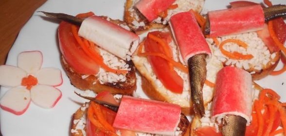 Лепешки из фасоли с луковым соусом