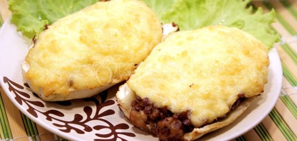 Запеченные кабачки с чечевицей, грибами и сыром