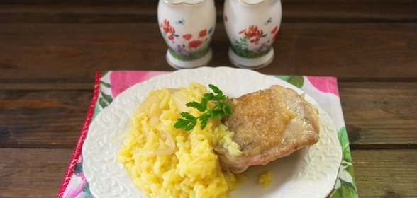 Рис с курицей и ананасами