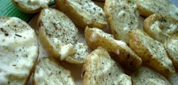 Печеная картошка в микроволновке