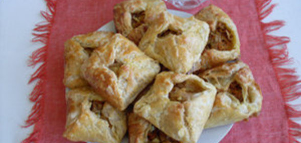 Слоёные пирожки с капустой