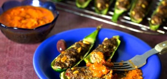 Кабачки-лодочки, запеченные в духовке с овощами
