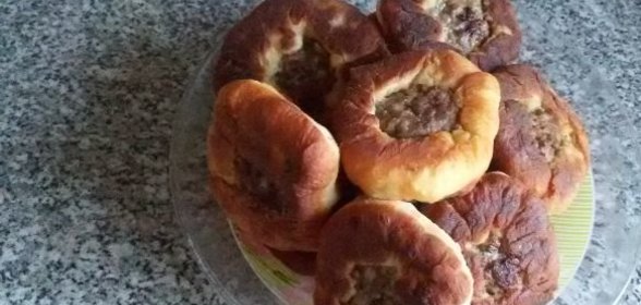 Тушеный лосось с огурцом